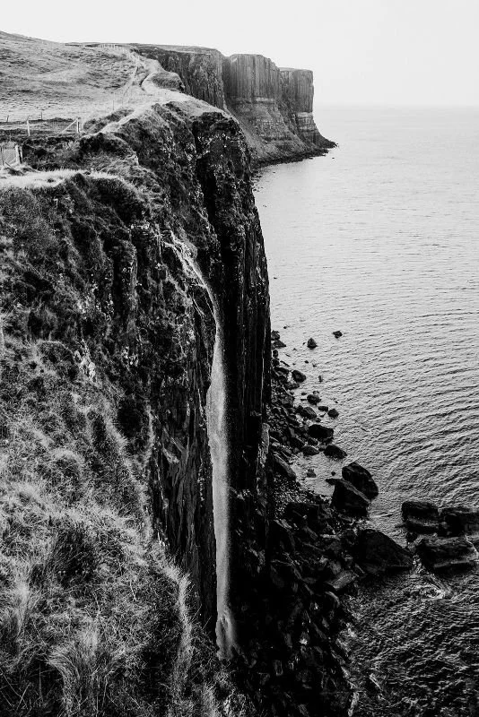 Christa-Cole-by-Liana-Mitrea-elopement-Skye-Scotland-240419-BW-0014.jpg