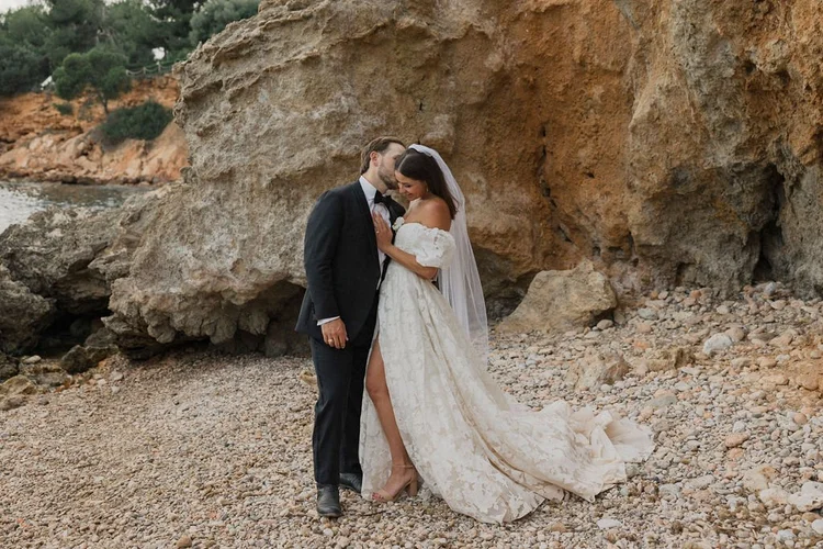 Elope in Sitges