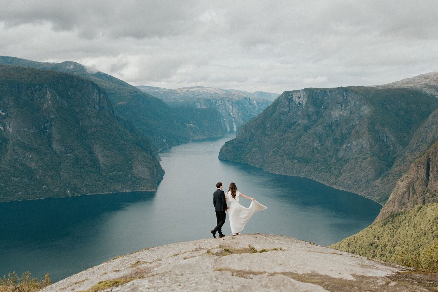 adventurous-norway-elopement-wedding-photographer-31.jpg