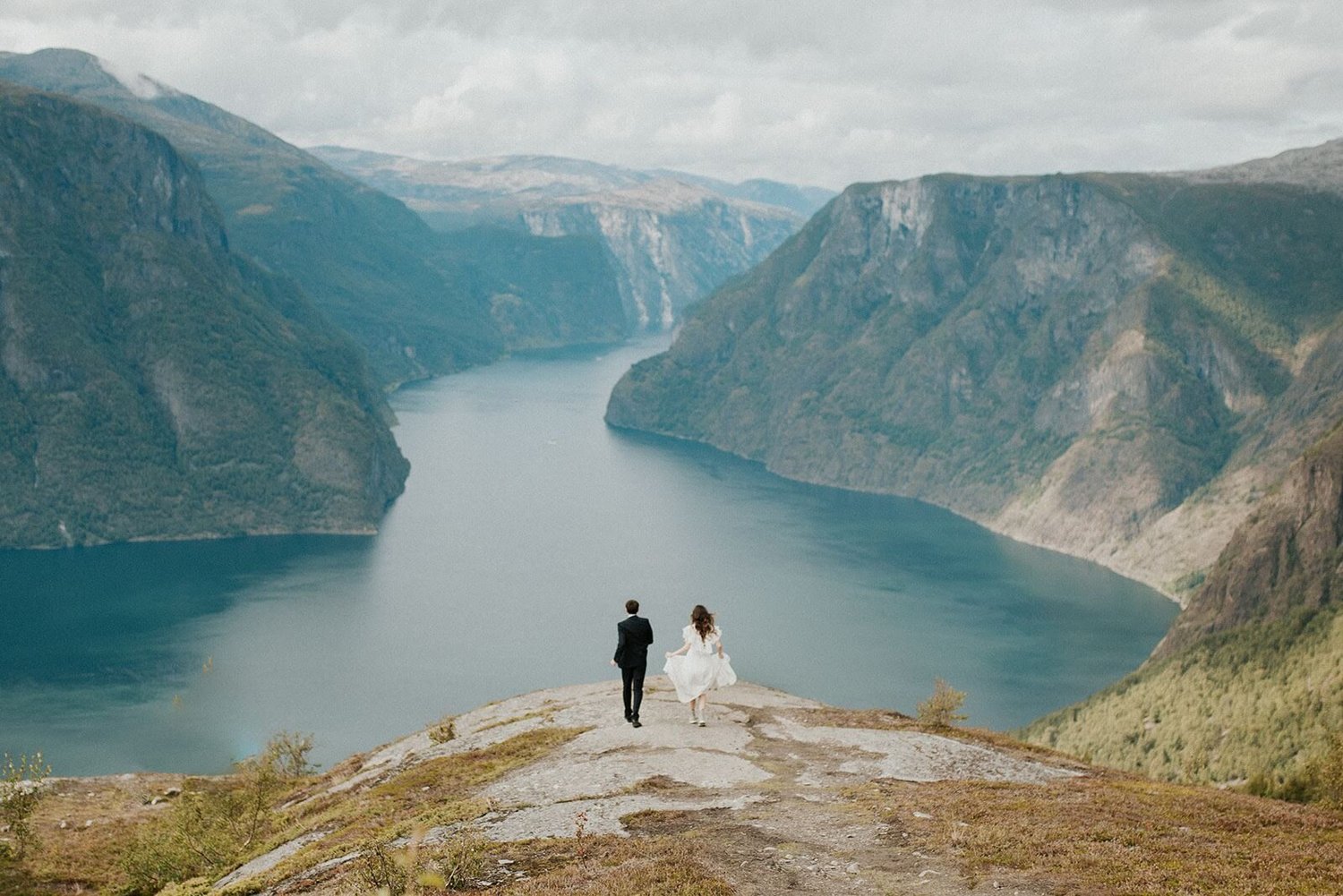 adventurous-norway-elopement-wedding-photographer-25.jpg