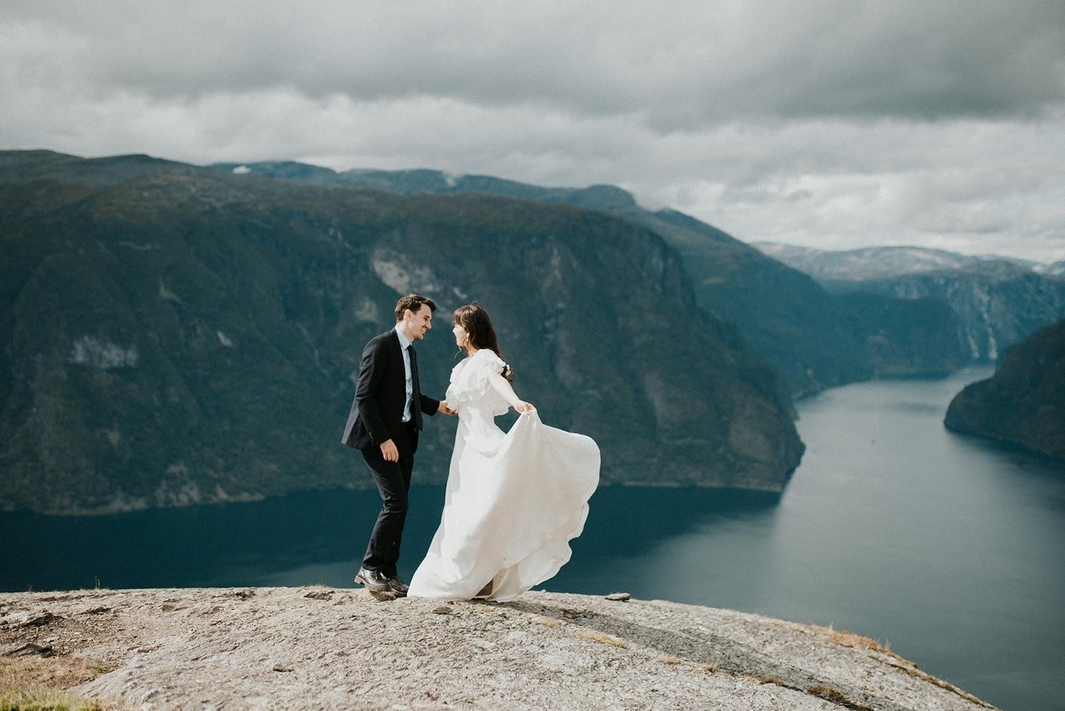 adventurous-norway-elopement-wedding-photographer-37.jpg