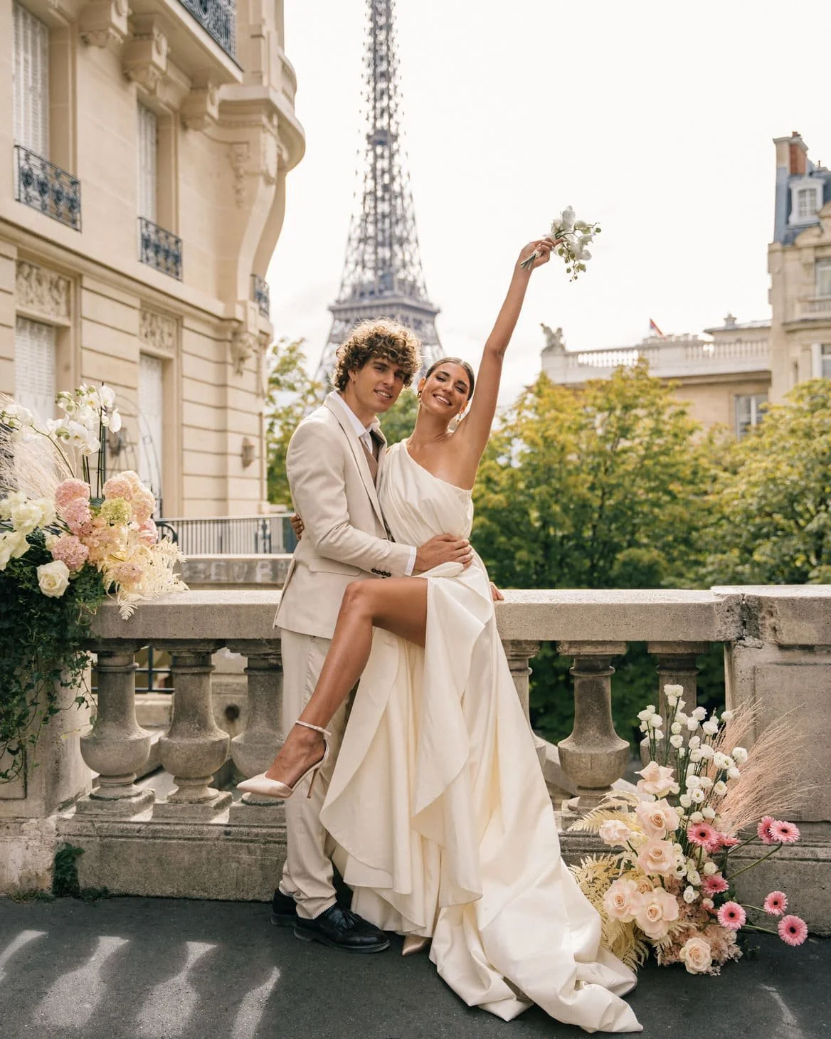iconic elopement in paris