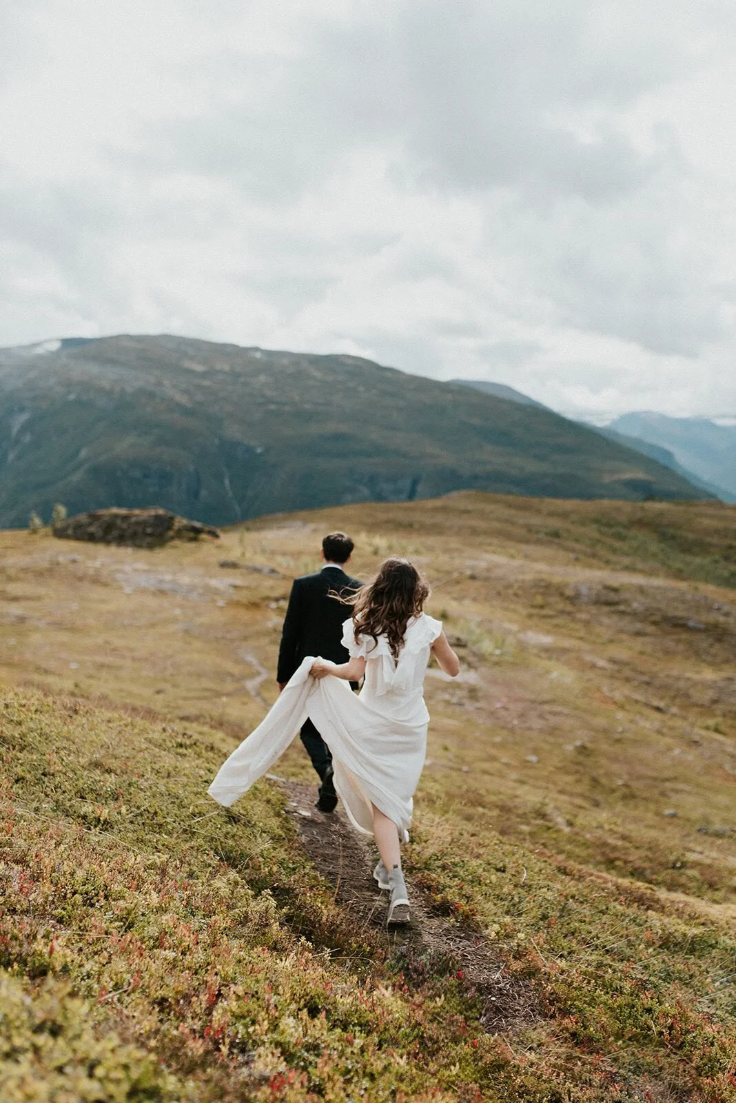 adventurous-norway-elopement-wedding-photographer-15.jpg