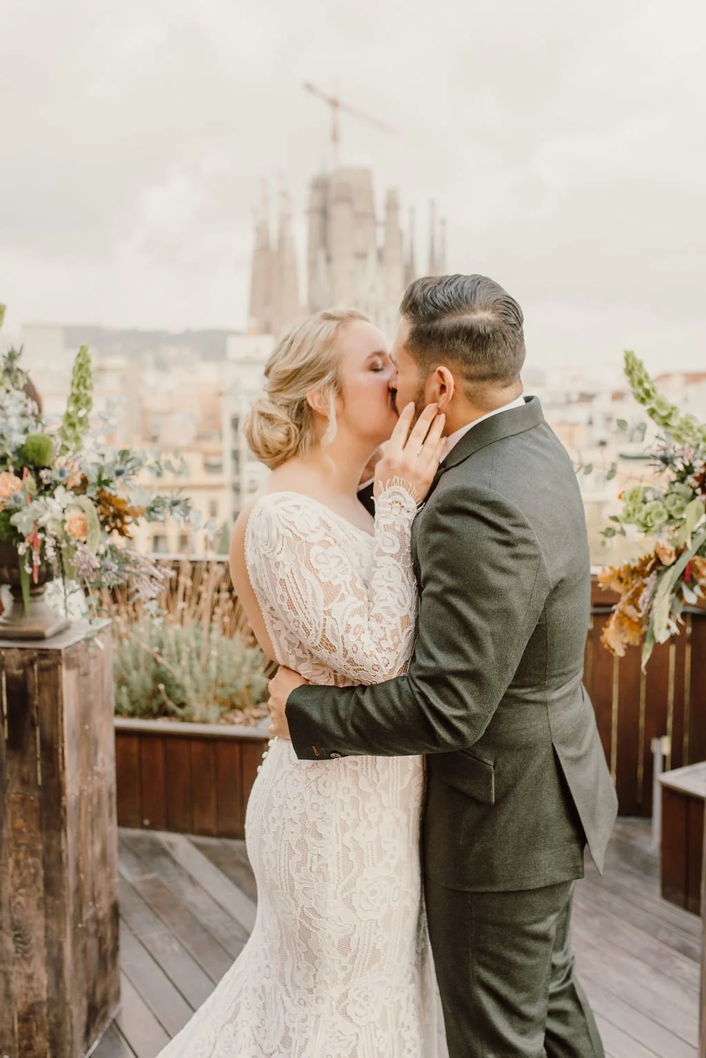 elopement-barcelona-intimate-ceremony46.jpg