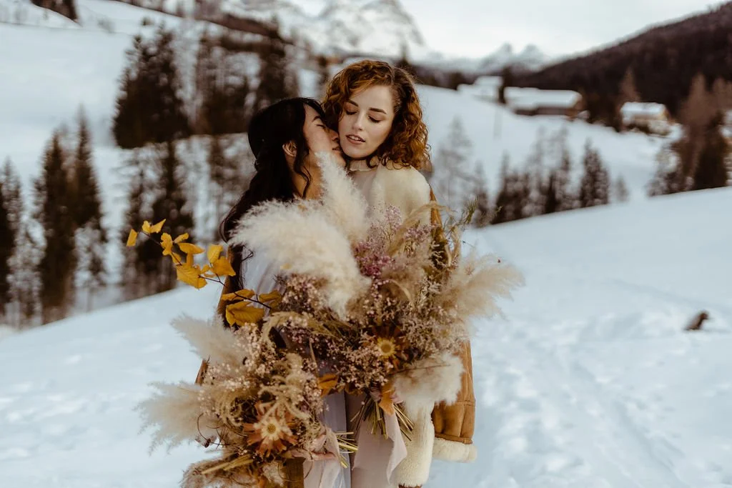 Intimate-wedding-dolomites-italy-mountain-elopement40.jpg