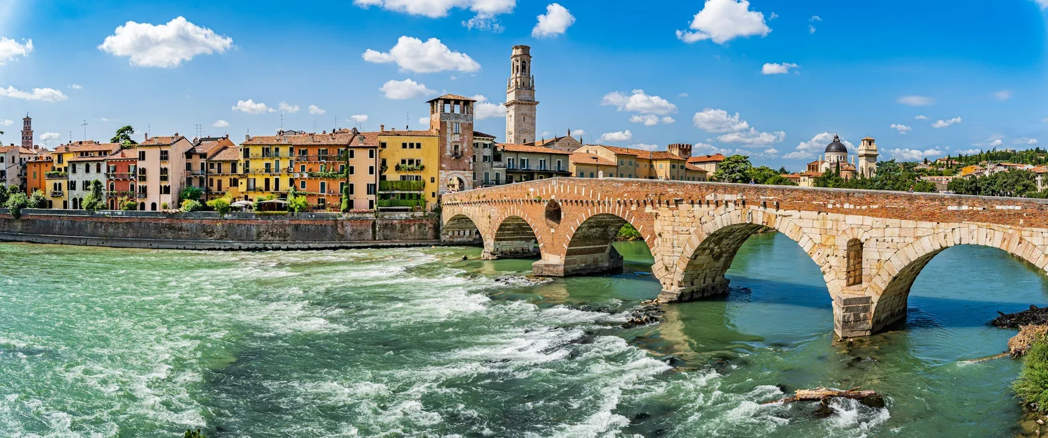 Elope in Verona Italy Elope in Italy - Elopement packages italy - wedding packages in italy - Italy wedding elopement packages - elopement in italy 