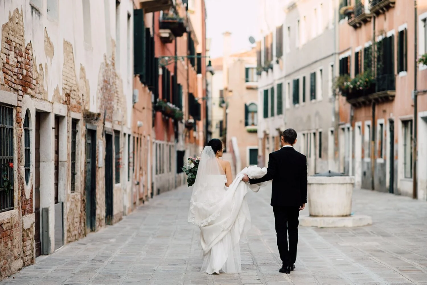 venice-elopement-ceremony-planning-destination-wedding-in-italy6.jpeg