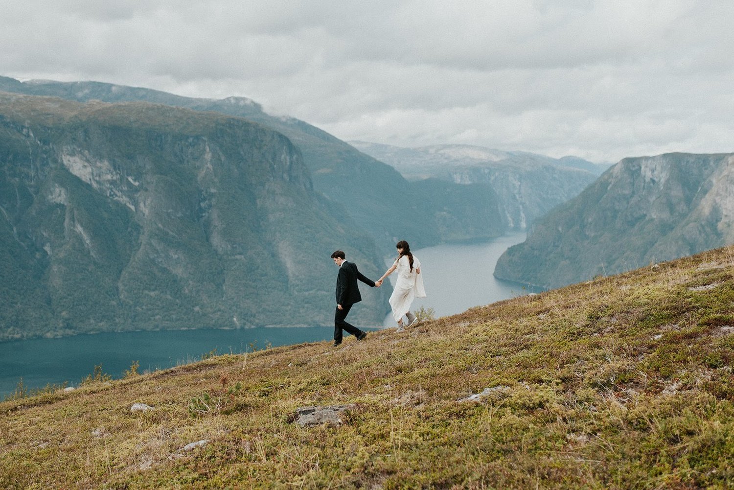 adventurous-norway-elopement-wedding-photographer-17.jpg