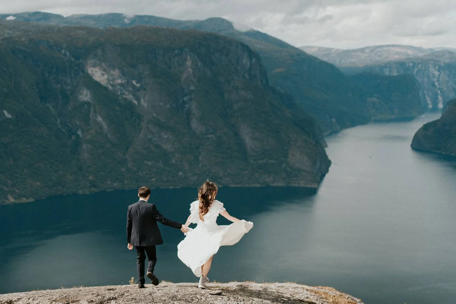 adventurous-norway-elopement-wedding-photographer-35.jpg