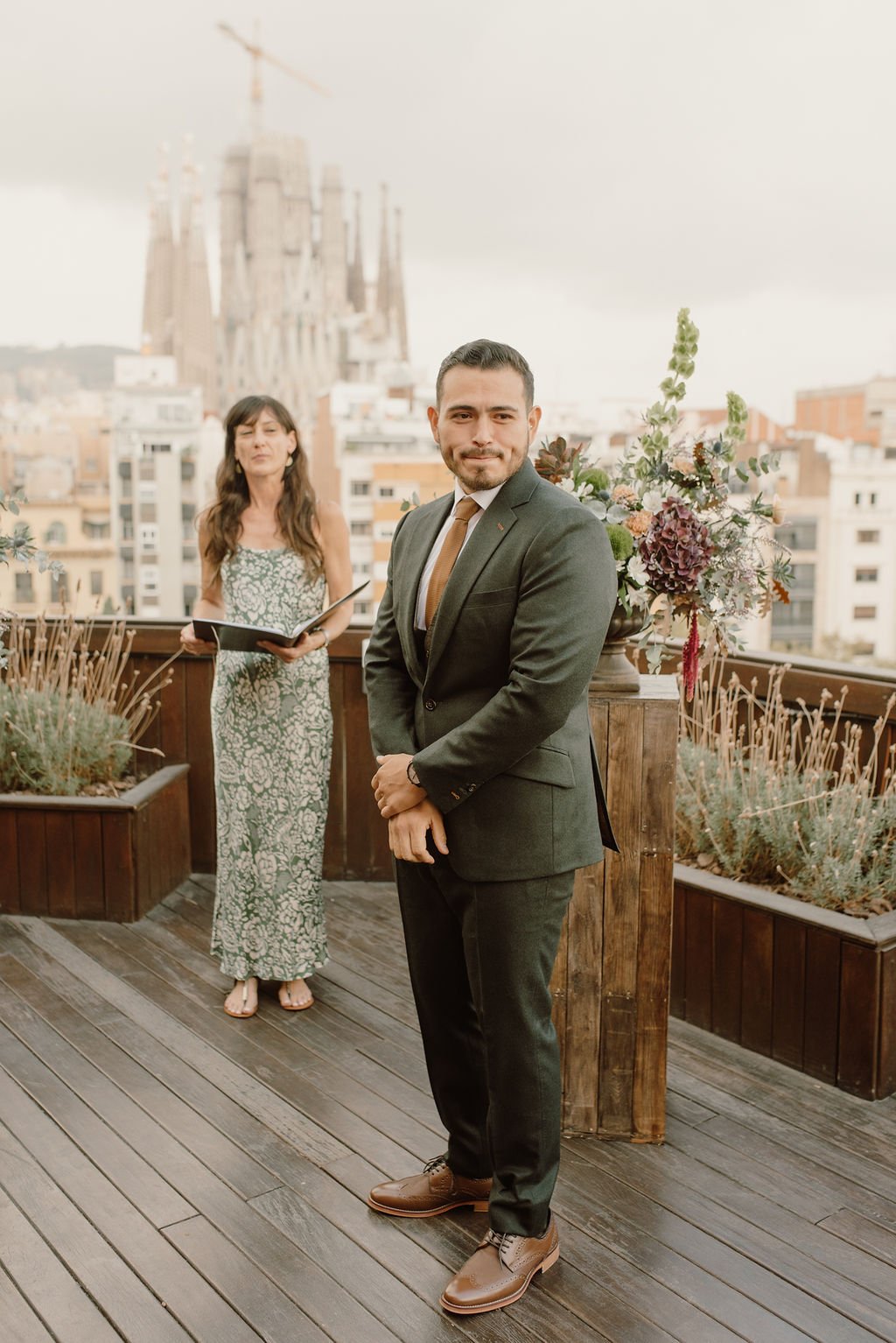 elopement-barcelona-intimate-ceremony26.jpg