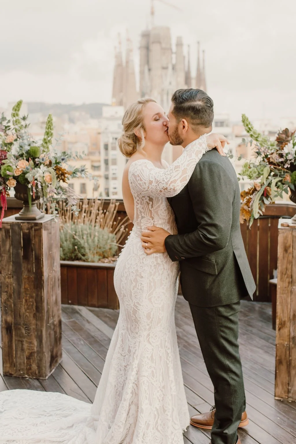 elopement-barcelona-intimate-ceremony55.jpg