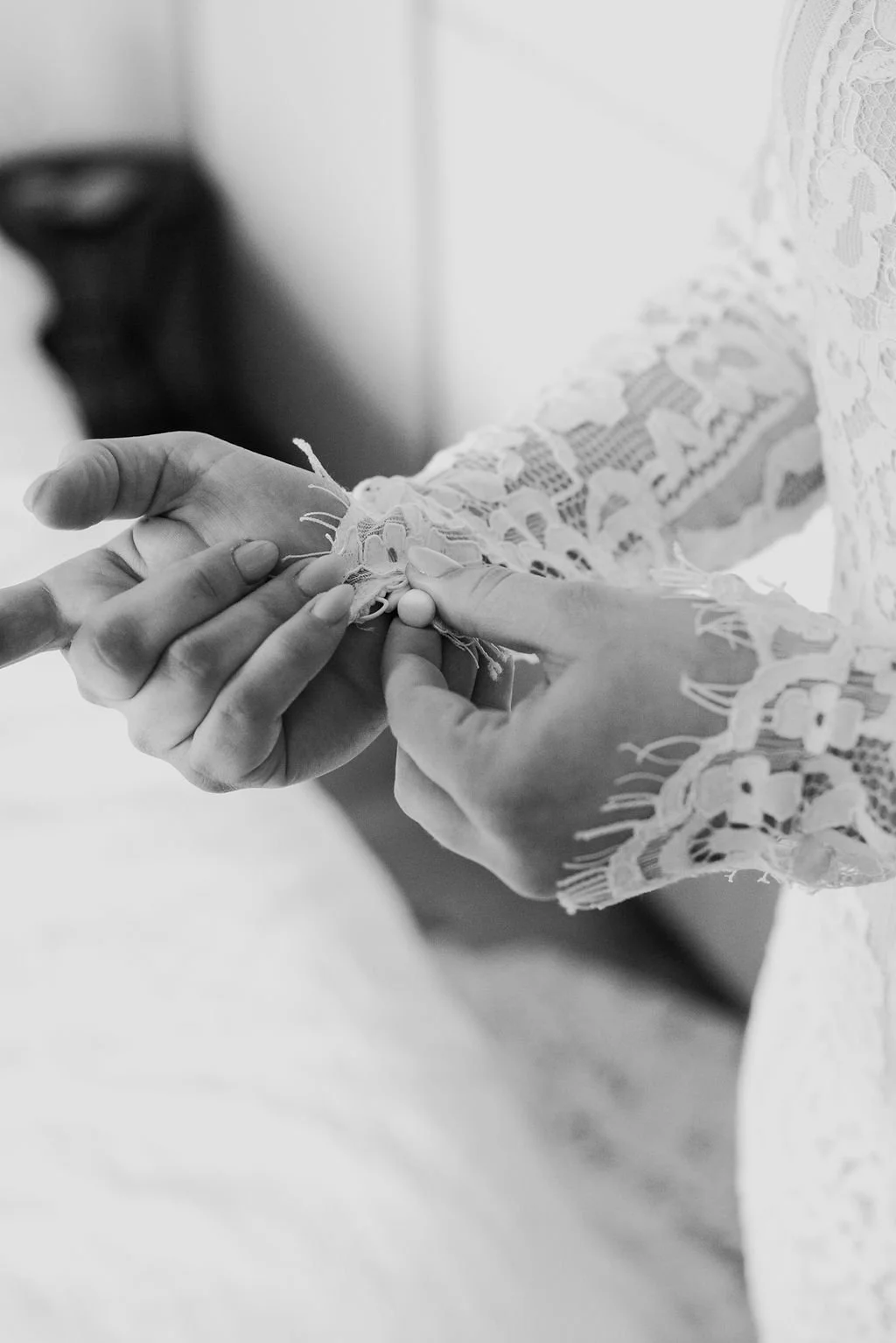 elopement-barcelona-intimate-ceremony11.jpg