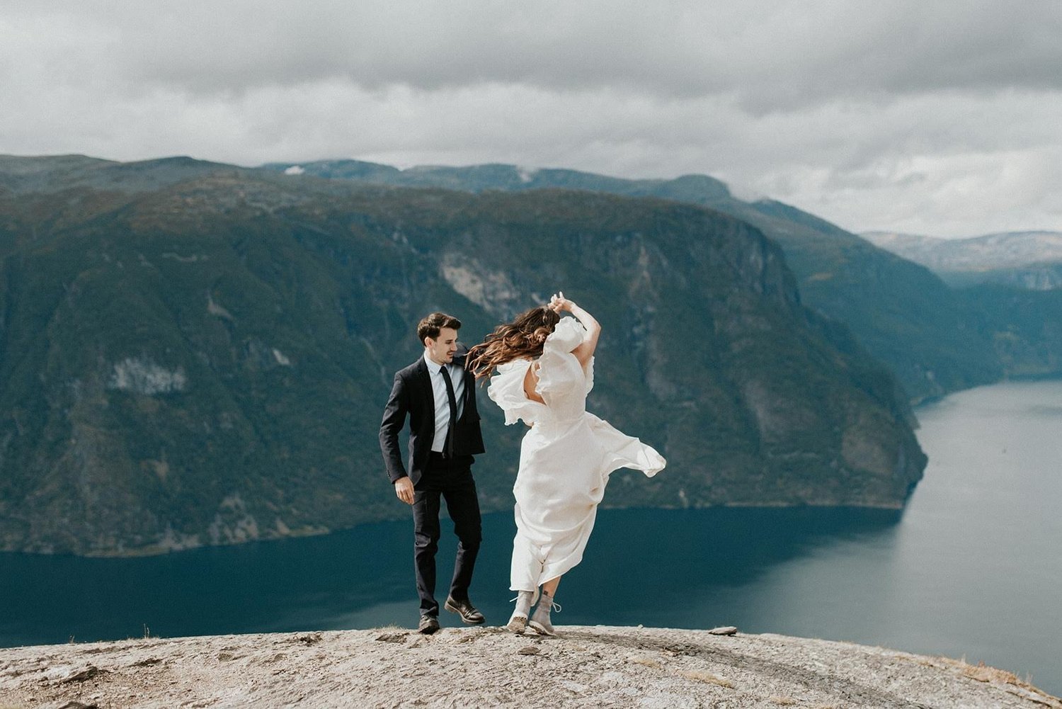 elopement ceremony in norway