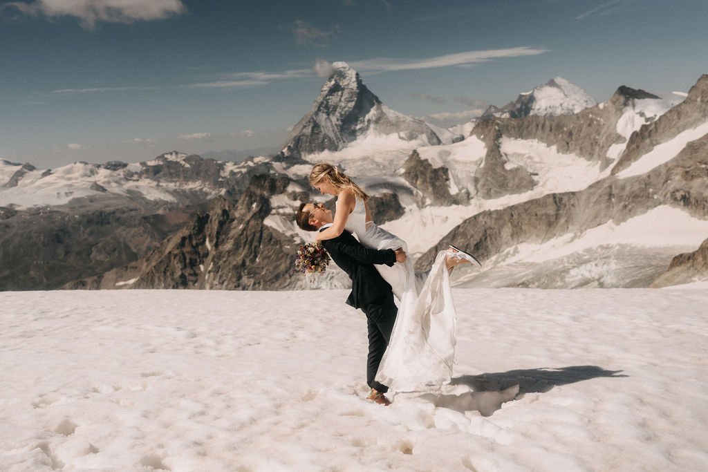 Elope in Austria