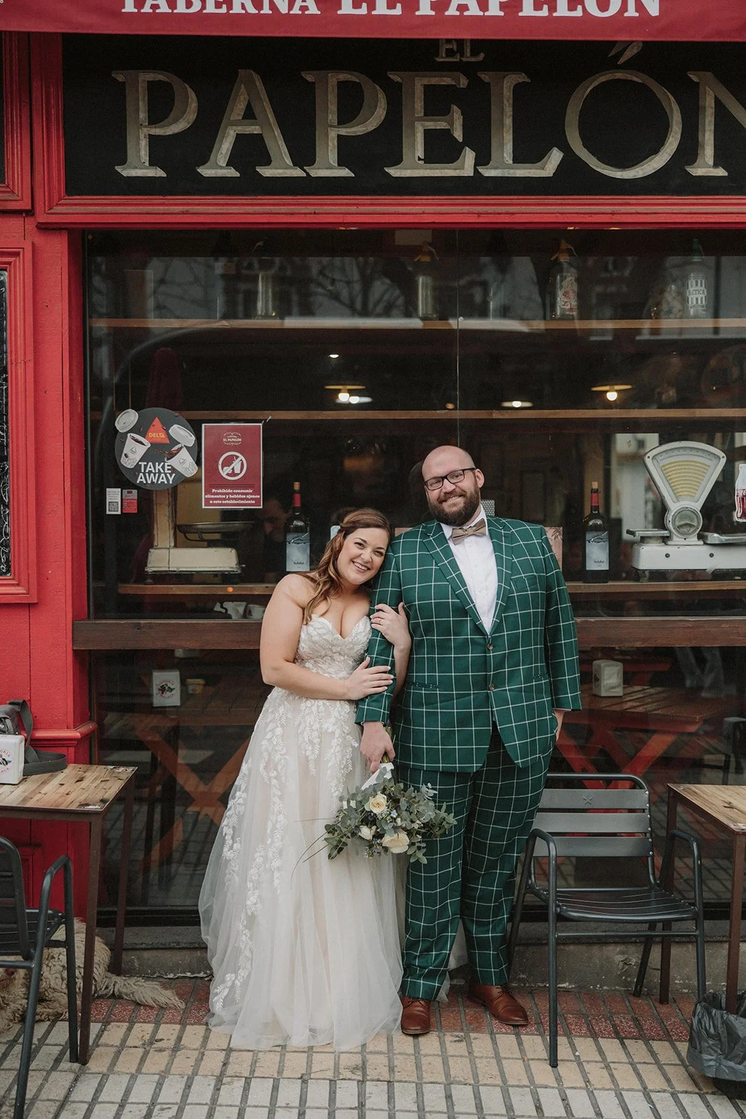 alyssa & tom elopement in sevilla
