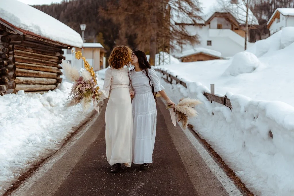 Intimate-wedding-dolomites-italy-mountain-elopement51.jpg