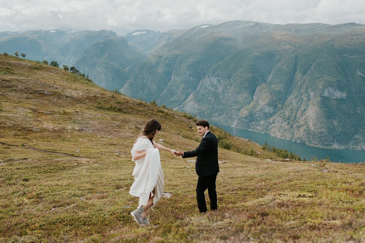 adventurous-norway-elopement-wedding-photographer-16.jpg