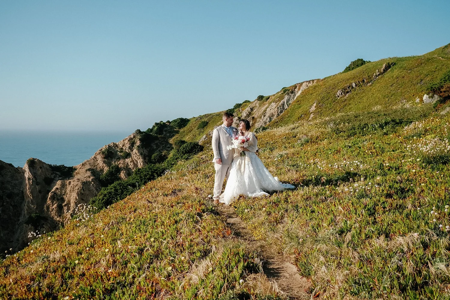 What is the meaning of eloping in 2026? The emotional truth behind the choice
