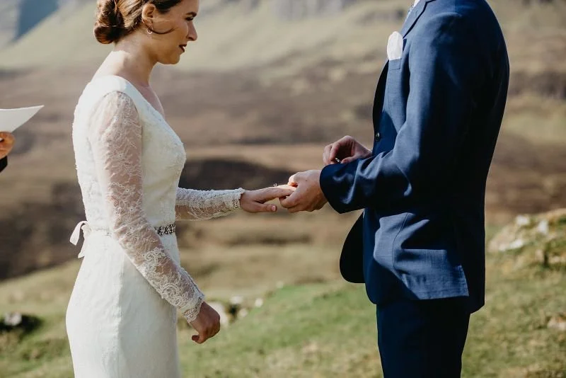 Christa-Cole-by-Liana-Mitrea-elopement-Skye-Scotland-240419-0129.jpg