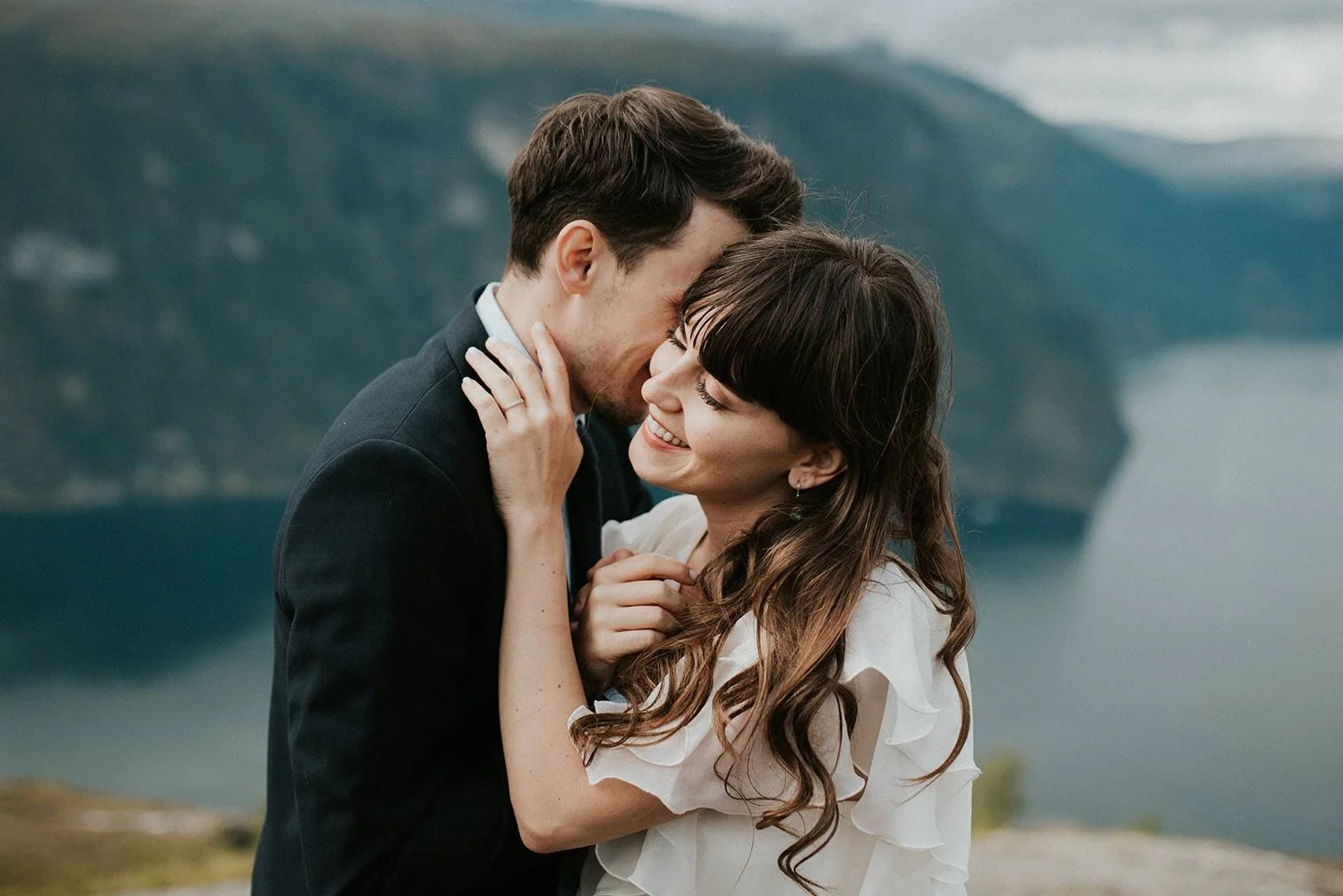 adventurous-norway-elopement-wedding-photographer-40.jpg