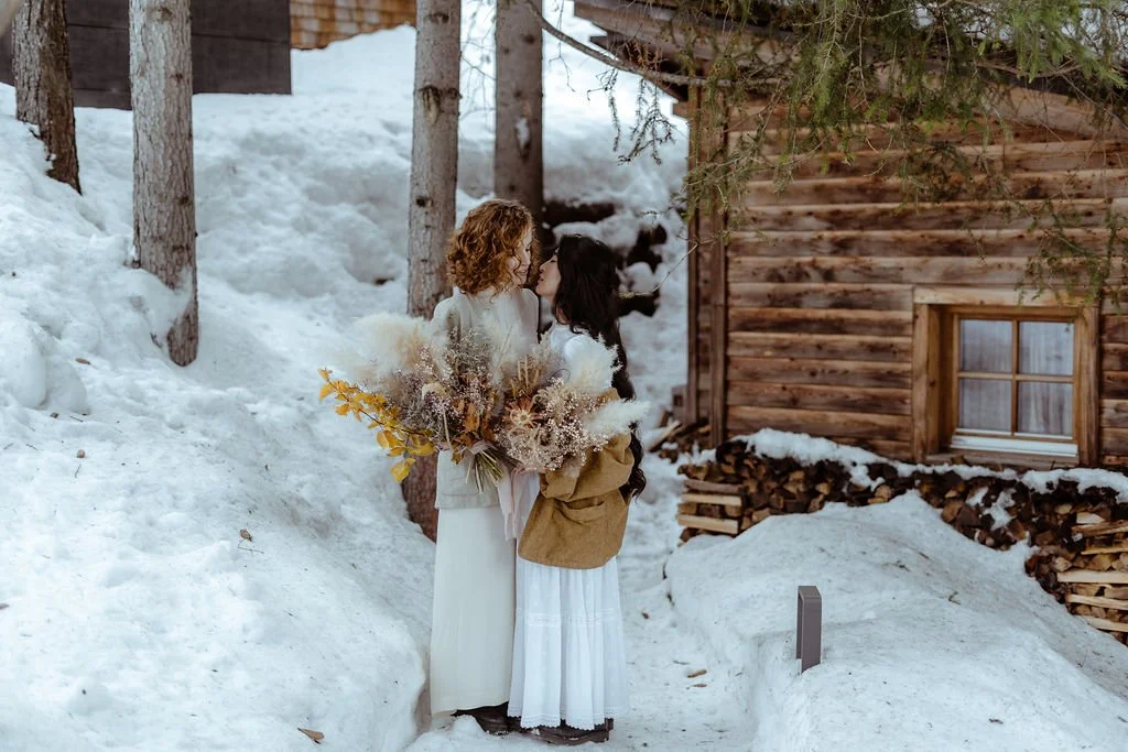 Intimate-wedding-dolomites-italy-mountain-elopement32.jpg