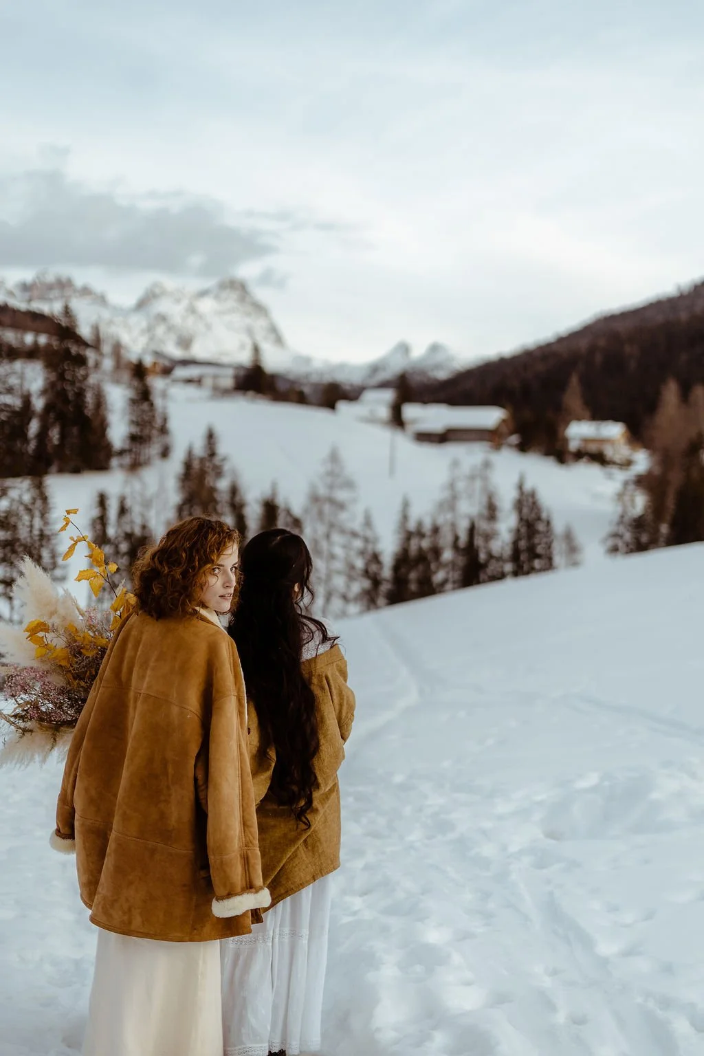 Intimate-wedding-dolomites-italy-mountain-elopement42.jpg
