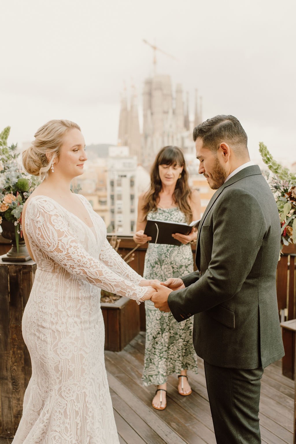 elopement-barcelona-intimate-ceremony30.jpg