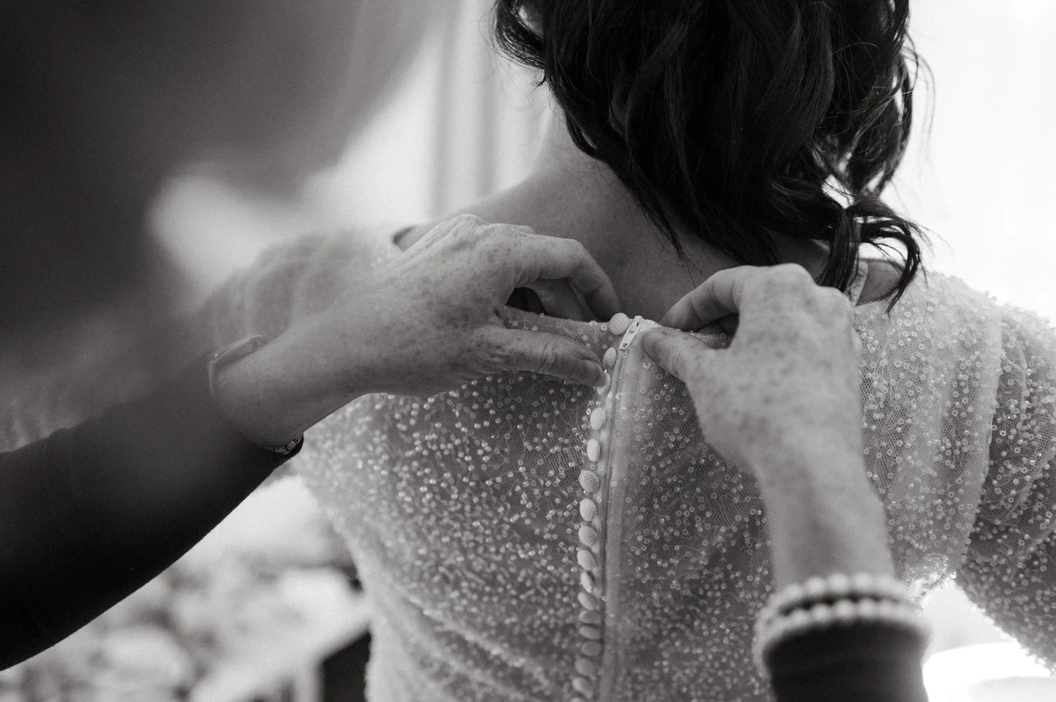 Laura_26Albert_Getting Ready-73.jpg