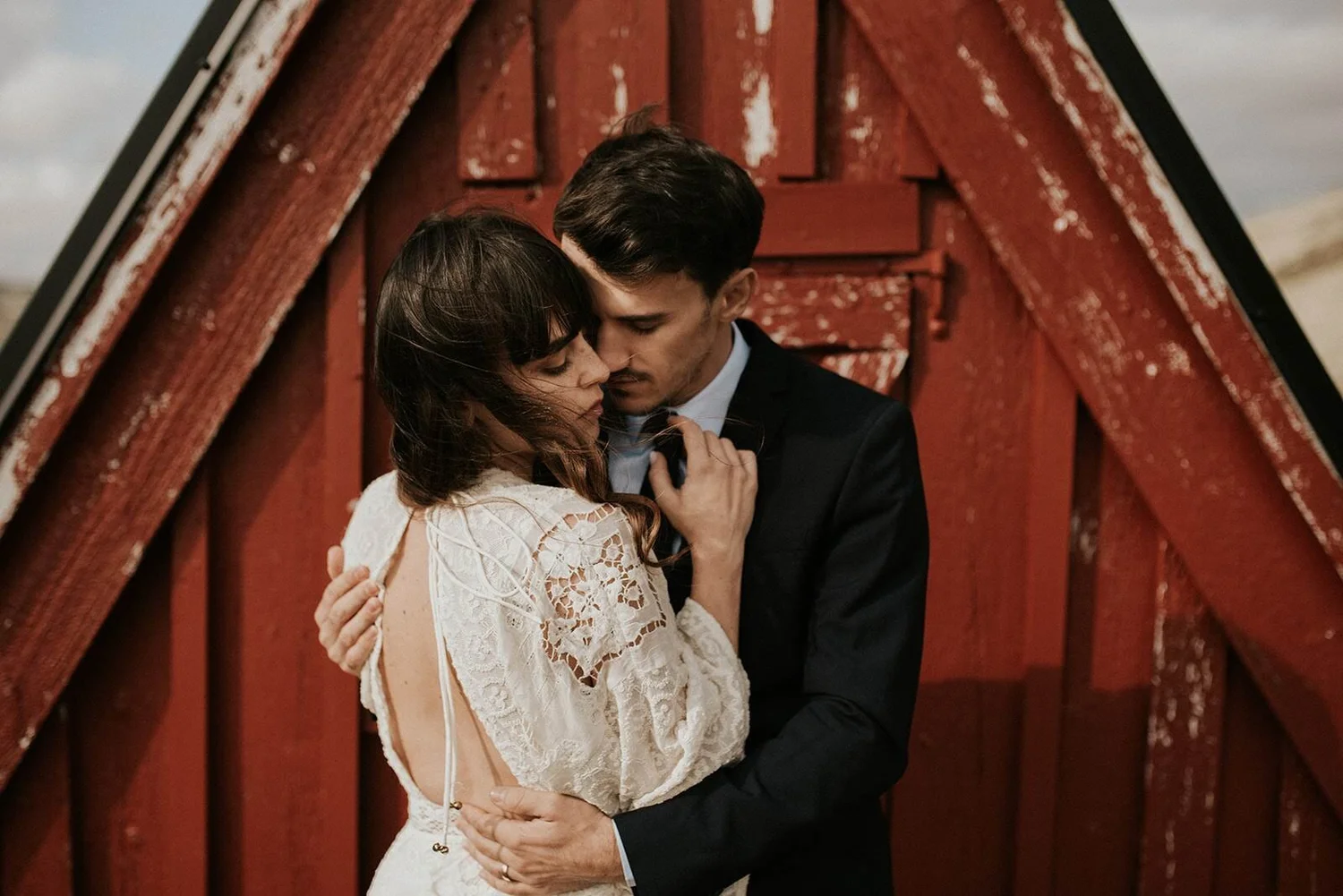 Pros and Cons of Having an Elopement in Europe