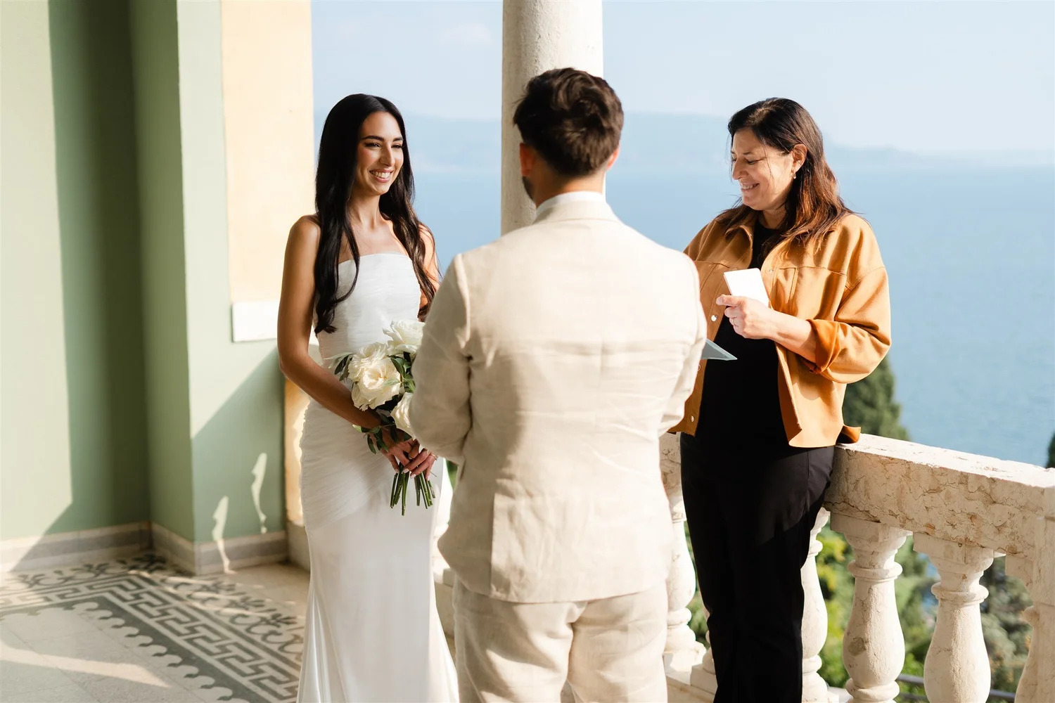 elope in lake garda