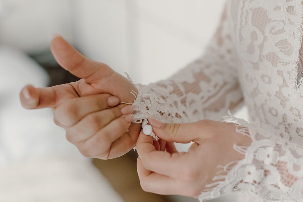 elopement-barcelona-intimate-ceremony12.jpg