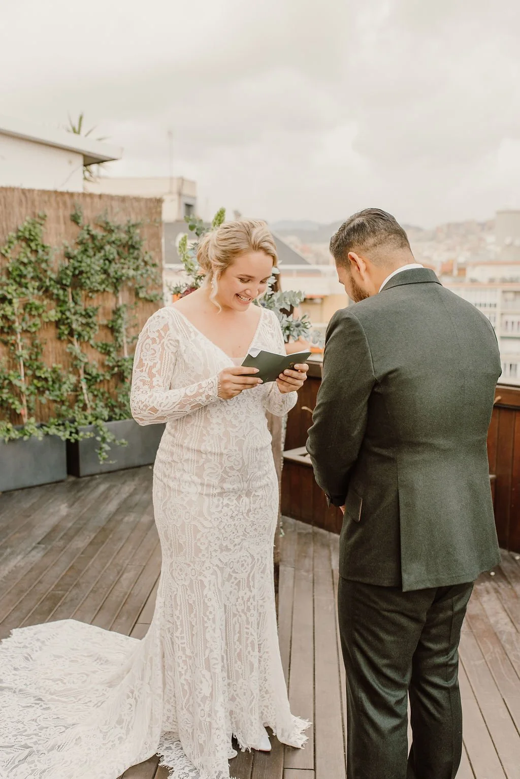 elopement-barcelona-intimate-ceremony33.jpg