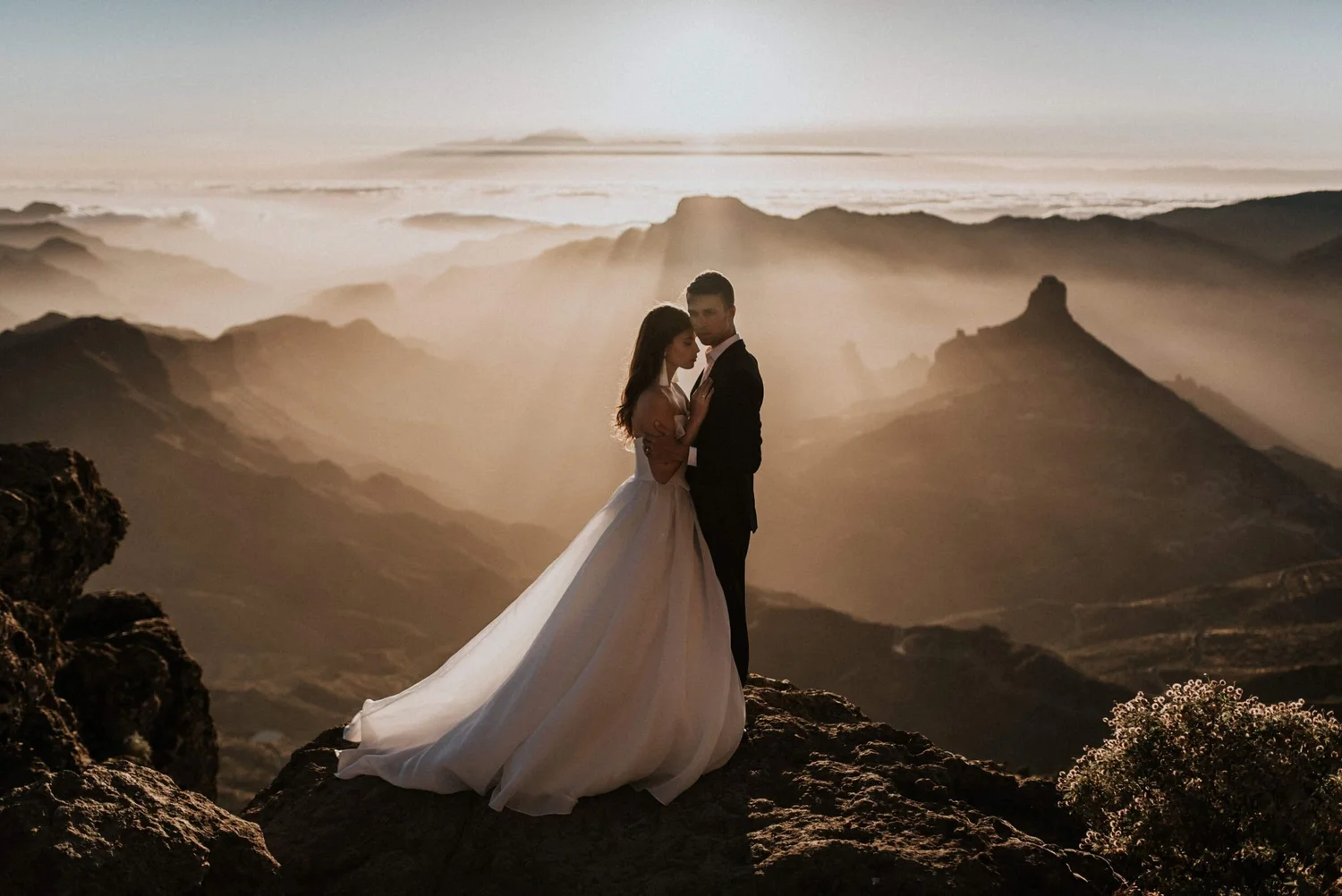 Dramatic elopement on Roque Nublo - Gran Canaria