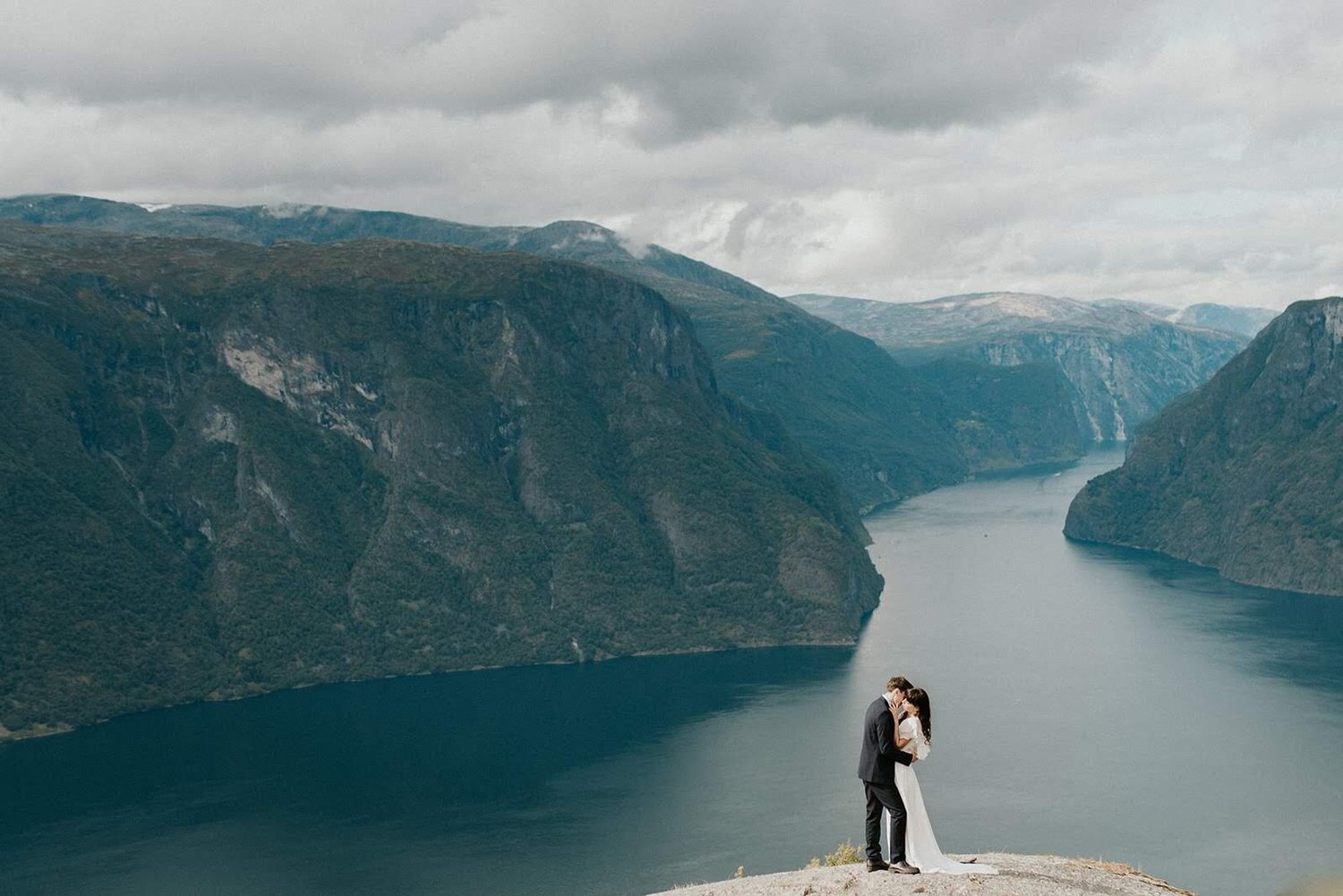 adventurous-norway-elopement-wedding-photographer-33.jpg